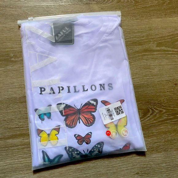 Butterfly T-Shirt - Picture 1 of 1